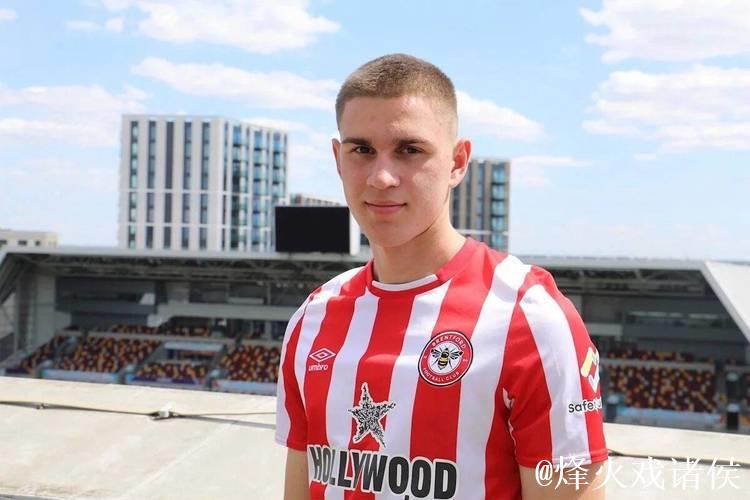 记者:里奥斯转会费预计3000万-3500万欧,森林也有意这名中场 记者:里奥斯转会费预计3000万-3500万欧,森林也有意这名中场