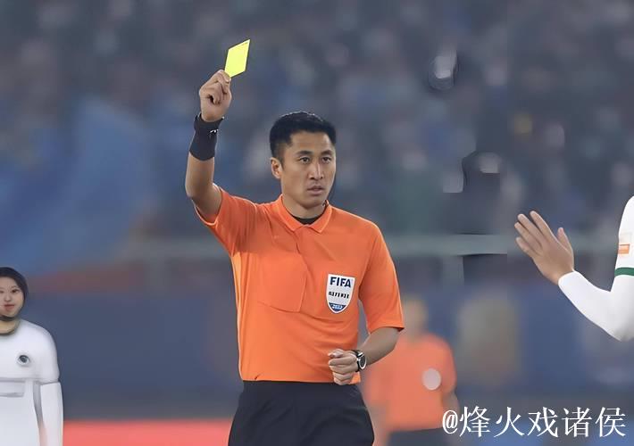 世俱杯首现裁判佩戴执法记录仪 俩中国裁判入选