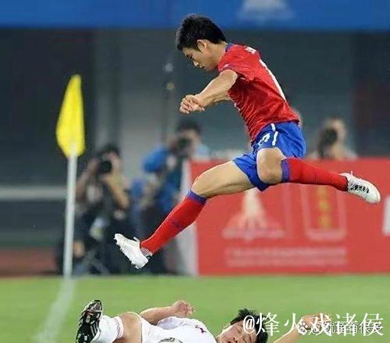 东亚杯首战国足0比3不敌韩国 对阵韩国六连败且一球未进 东亚杯首战国足0比3不敌韩国 对阵韩国六连败且一球未进