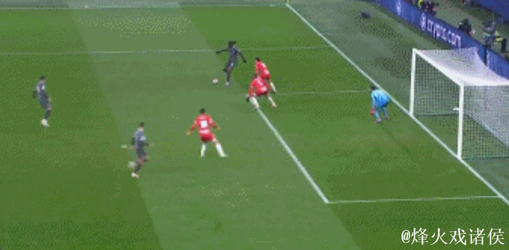 欧冠-莱奥制胜本纳塞尔助攻 AC米兰1-0赫罗纳 欧冠-莱奥制胜本纳塞尔助攻 AC米兰1-0赫罗纳