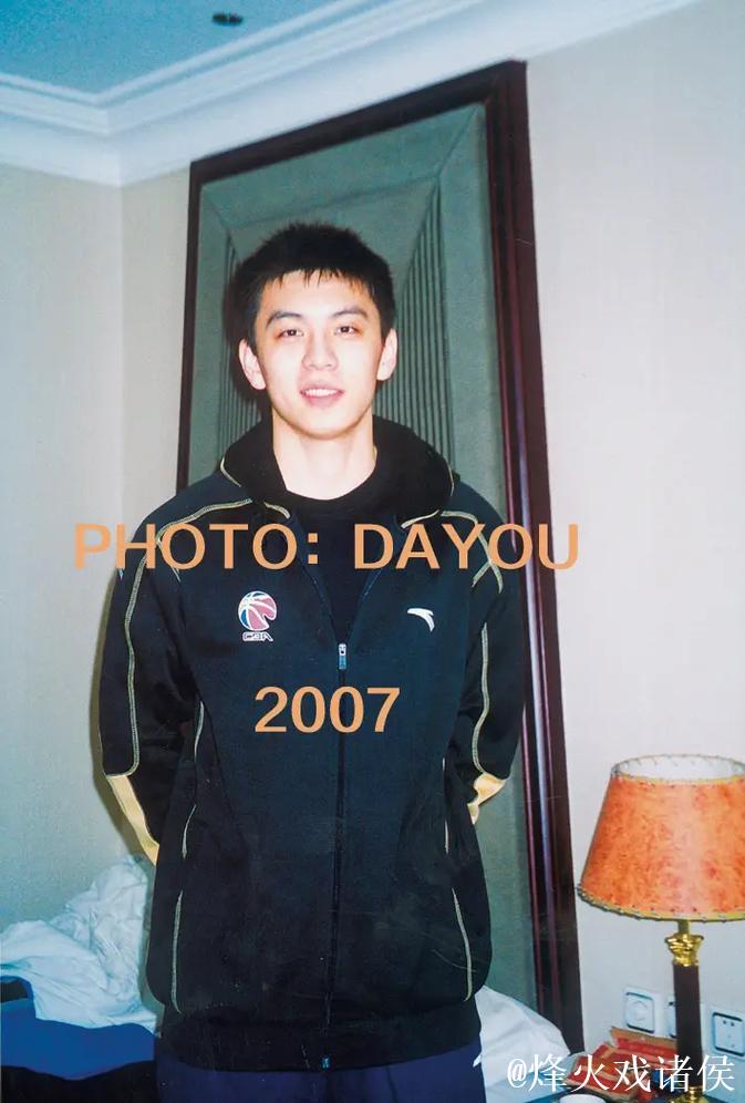 杨鸣:这些年我们经历足够多 今晚玩儿命打好 杨鸣:这些年我们经历足够多 今晚玩儿命打好